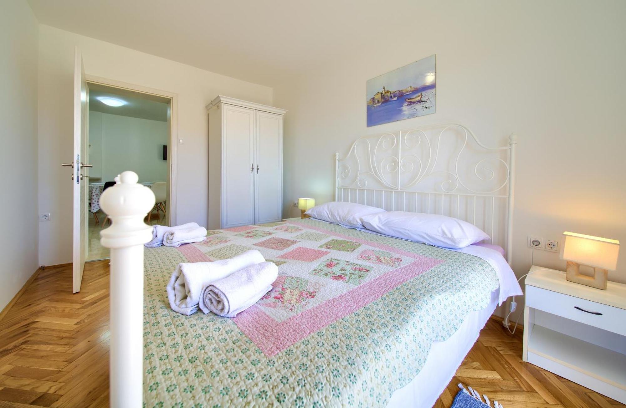 Apartments Rose Veglia Exterior foto